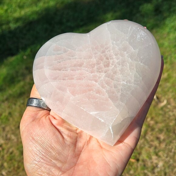 Selenite Crystal Cleansing Heart Bowl - Free 3 Surprise Crystals - Picture 5 of 7